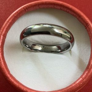 Tungsten Carbide Band Magnum by NStar Highly polished rolled edge band Size 13